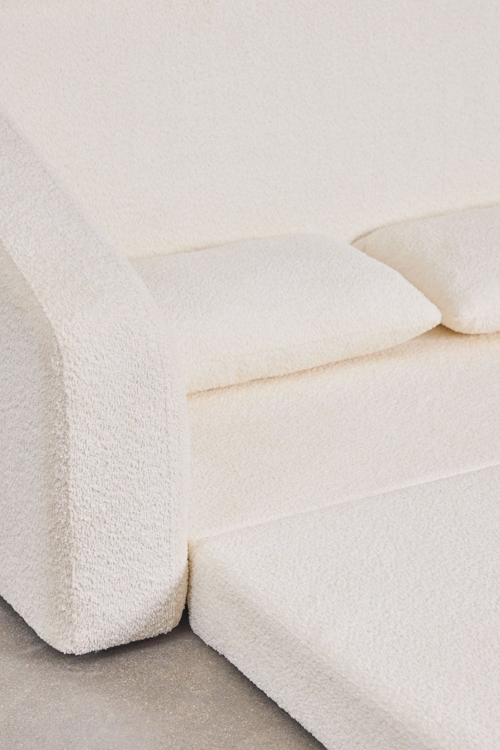 Dvievietė sofa DALILA su miegama funkcija, balta spalva