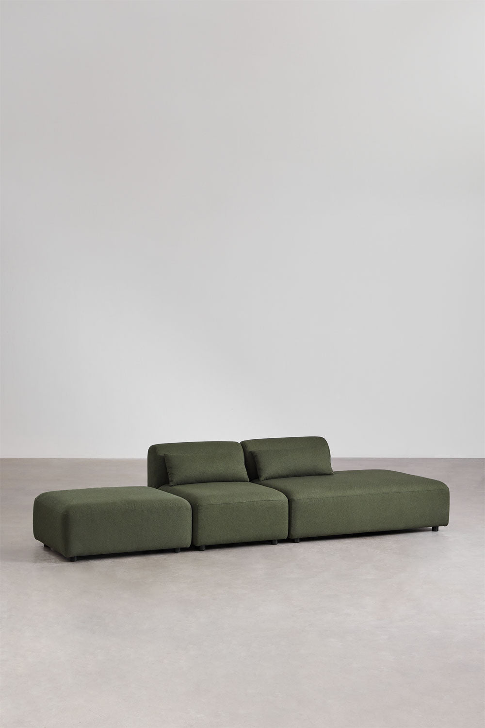 Sofa FOGLERA baltame fone šenilo