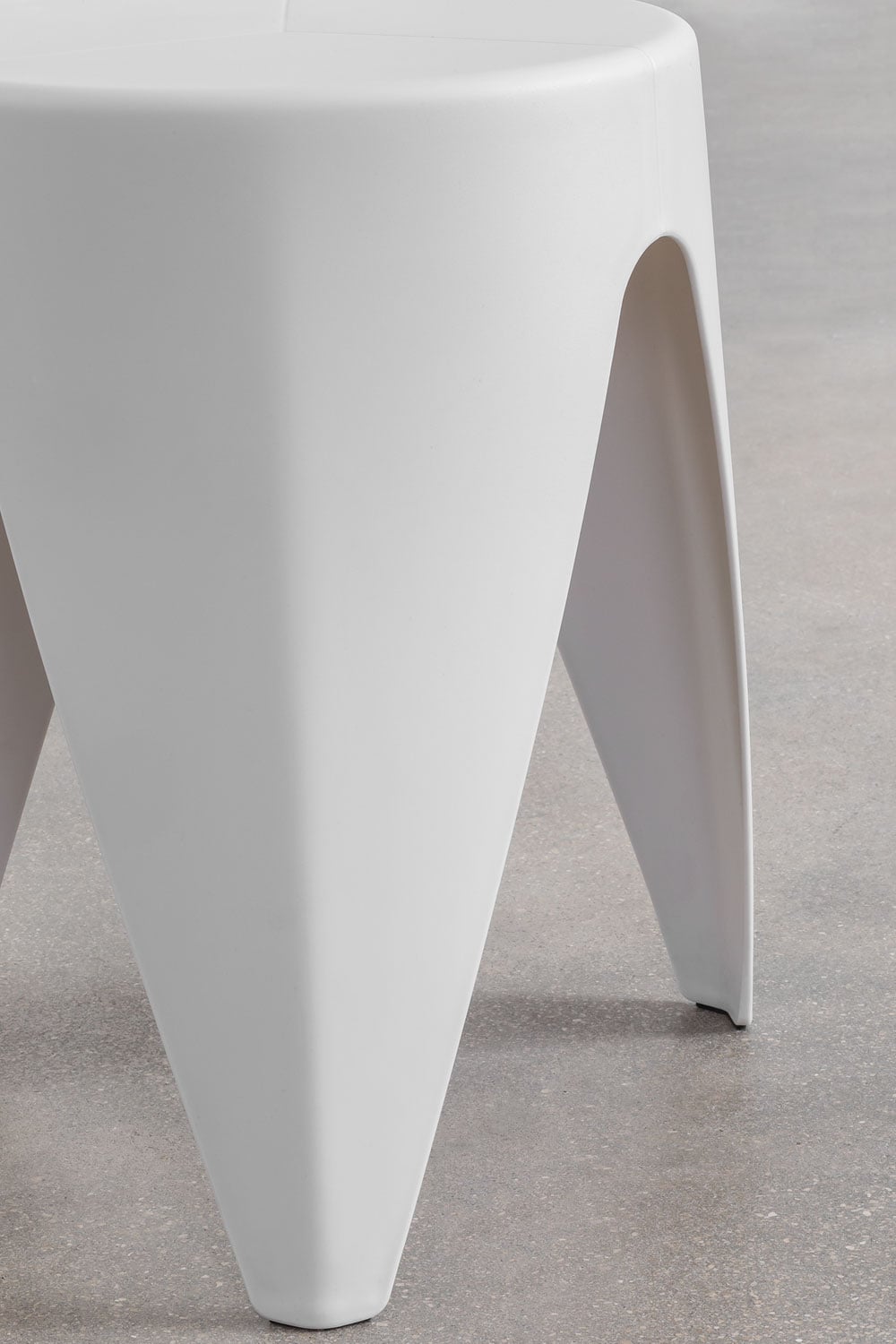 Outdoor table SIURANA, round, light grey
