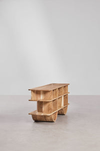 Lentyna CALOORA detalė su lentynų sujungimais ir medžio tekstūra