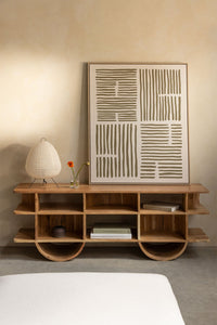 Lentyna CALOORA bendras vaizdas su trimis skirtingų dydžių lentynomis