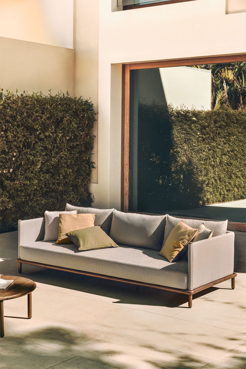 Sofa AKORAS, trijų vietų, tamsus akacijos rudas