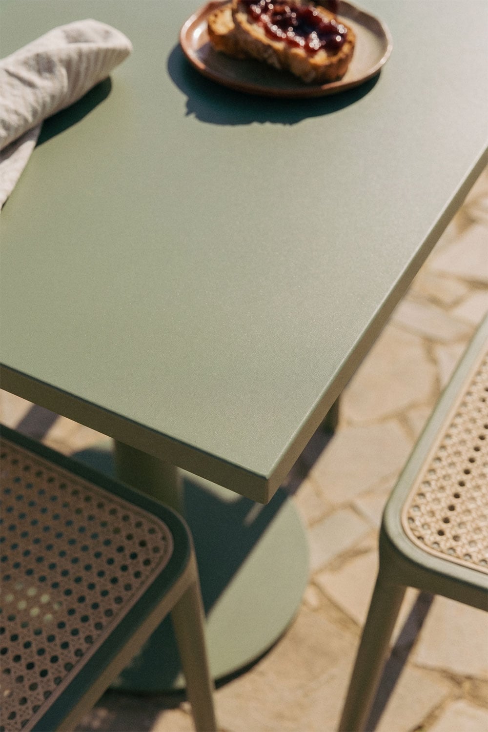 Square table MINTO, olive green