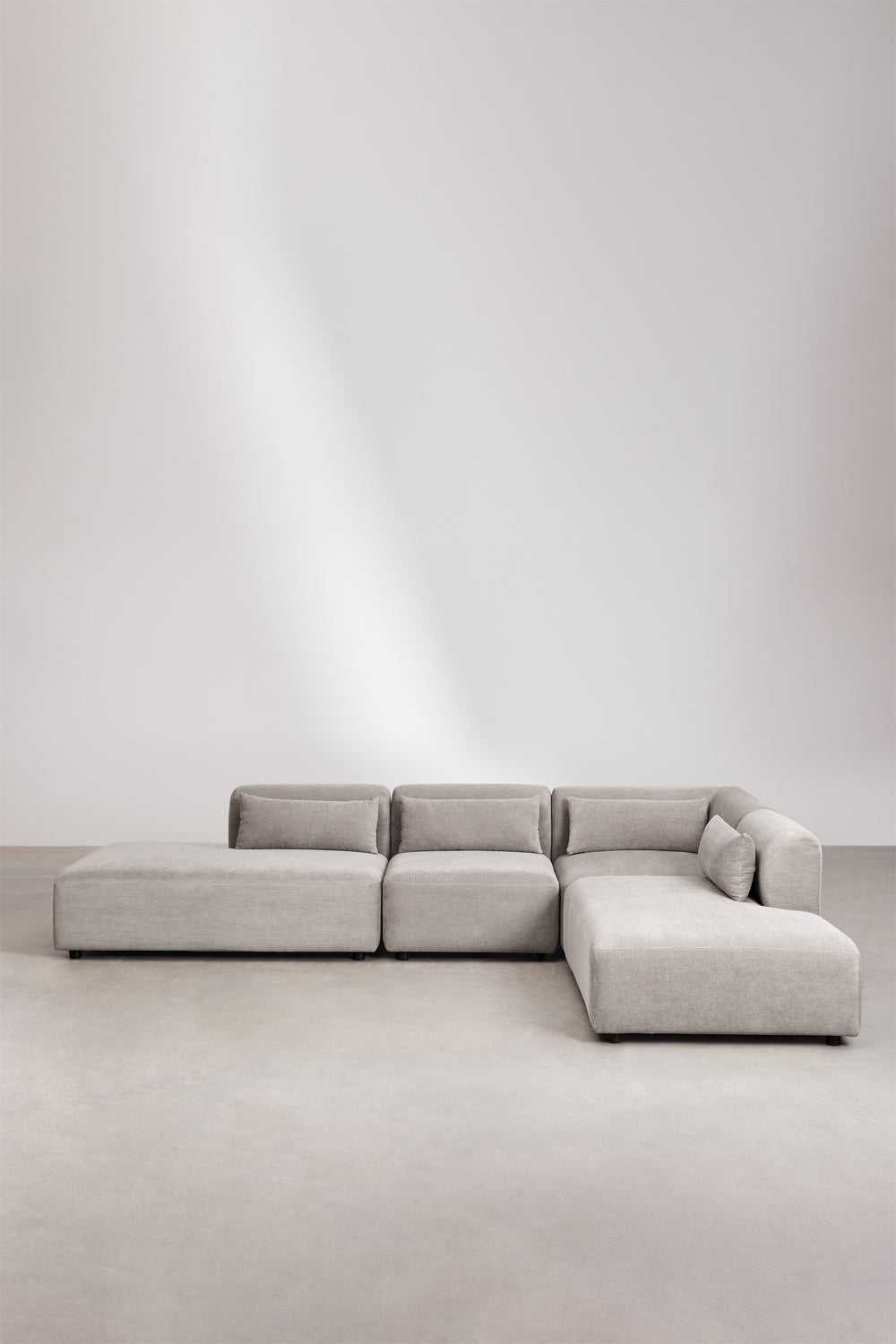 Kampinės sofos FOGLERA elegantiškos linijos iš šono