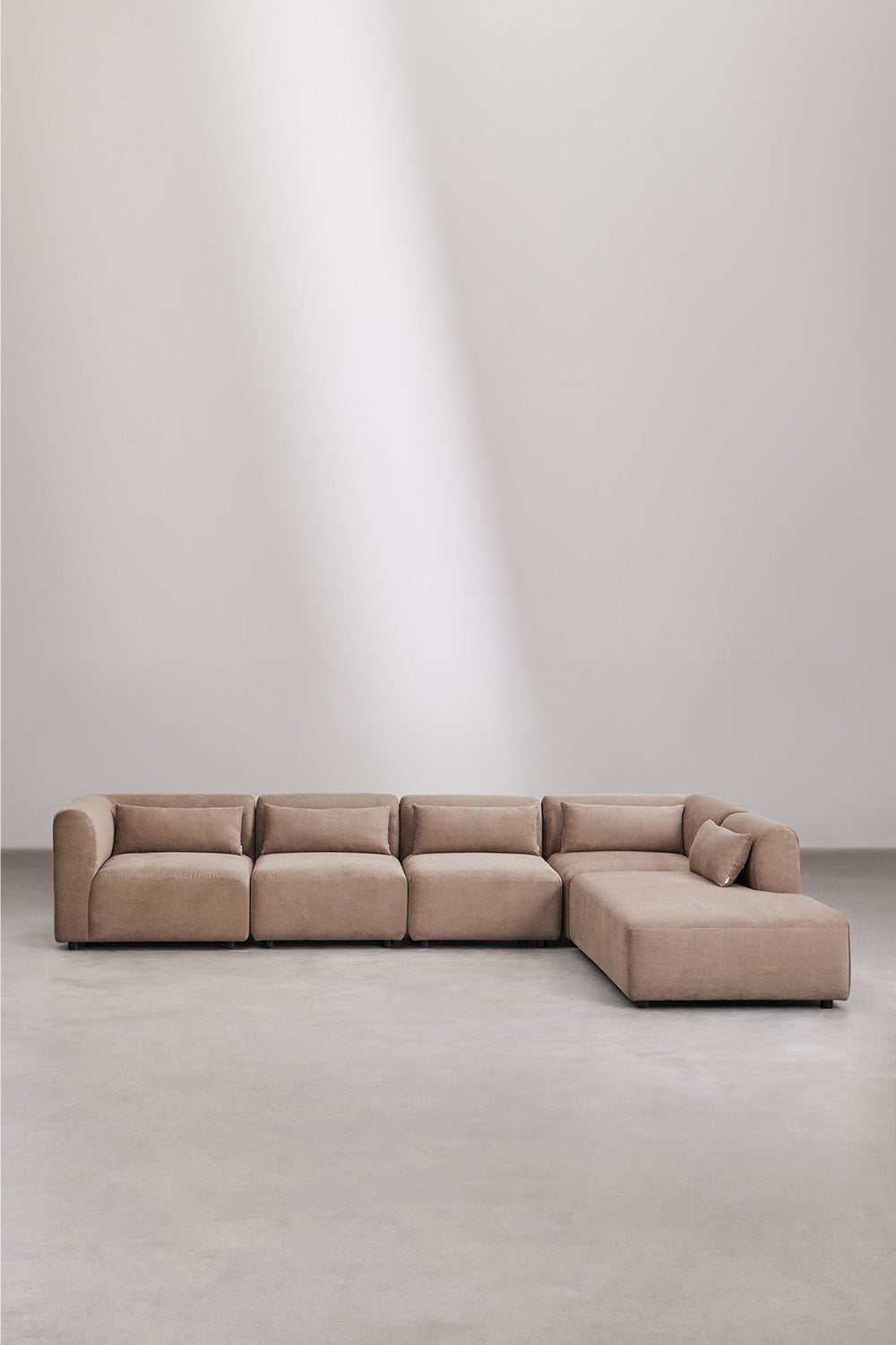 Sofos FOGLERA elegantiškos linijos iš šono