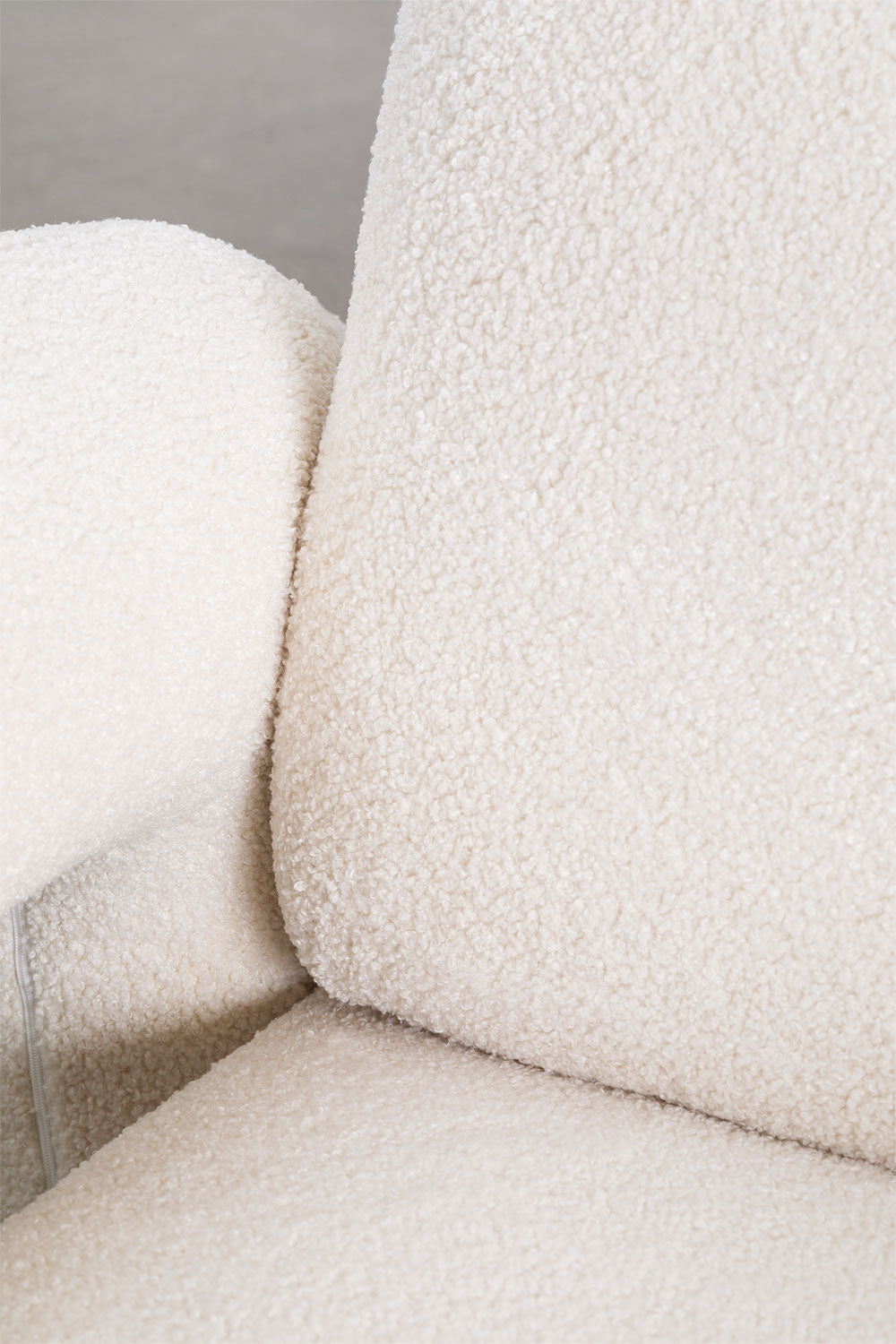Modulinė kampinė sofa KARDENA su dešiniuoju gultu ir pufu – interjere