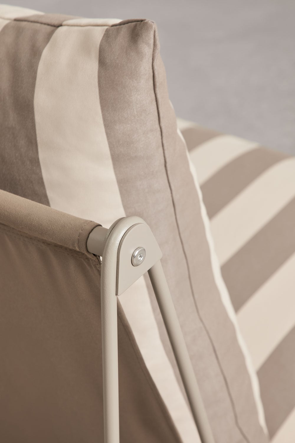 Lauko fotelis COSMO, smėlio-žalia