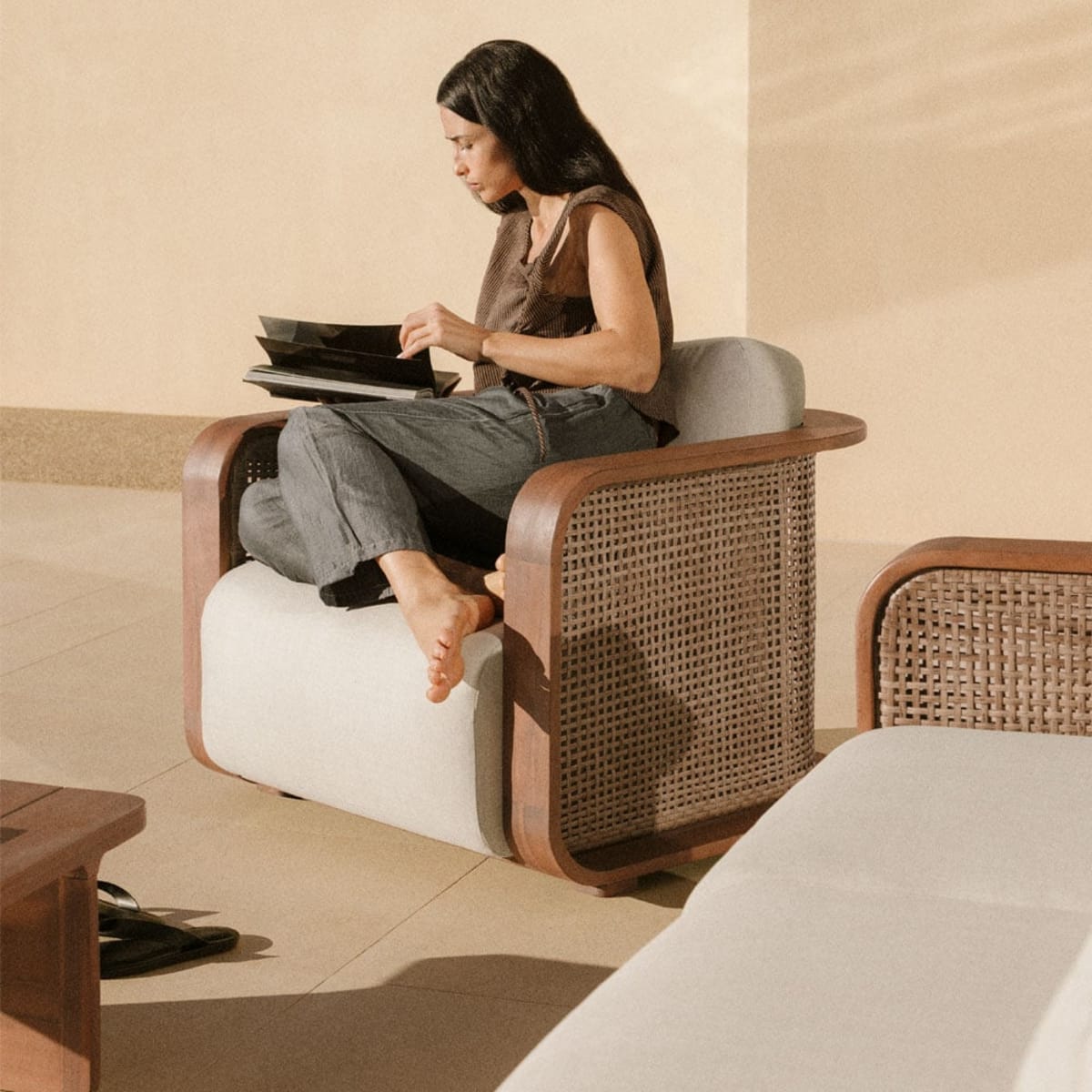 Armchair RATIKO, acacia wood