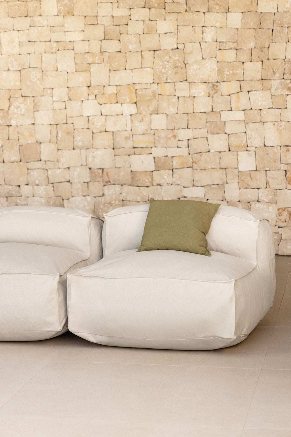 Lauko fotelis VELVA, kreminis