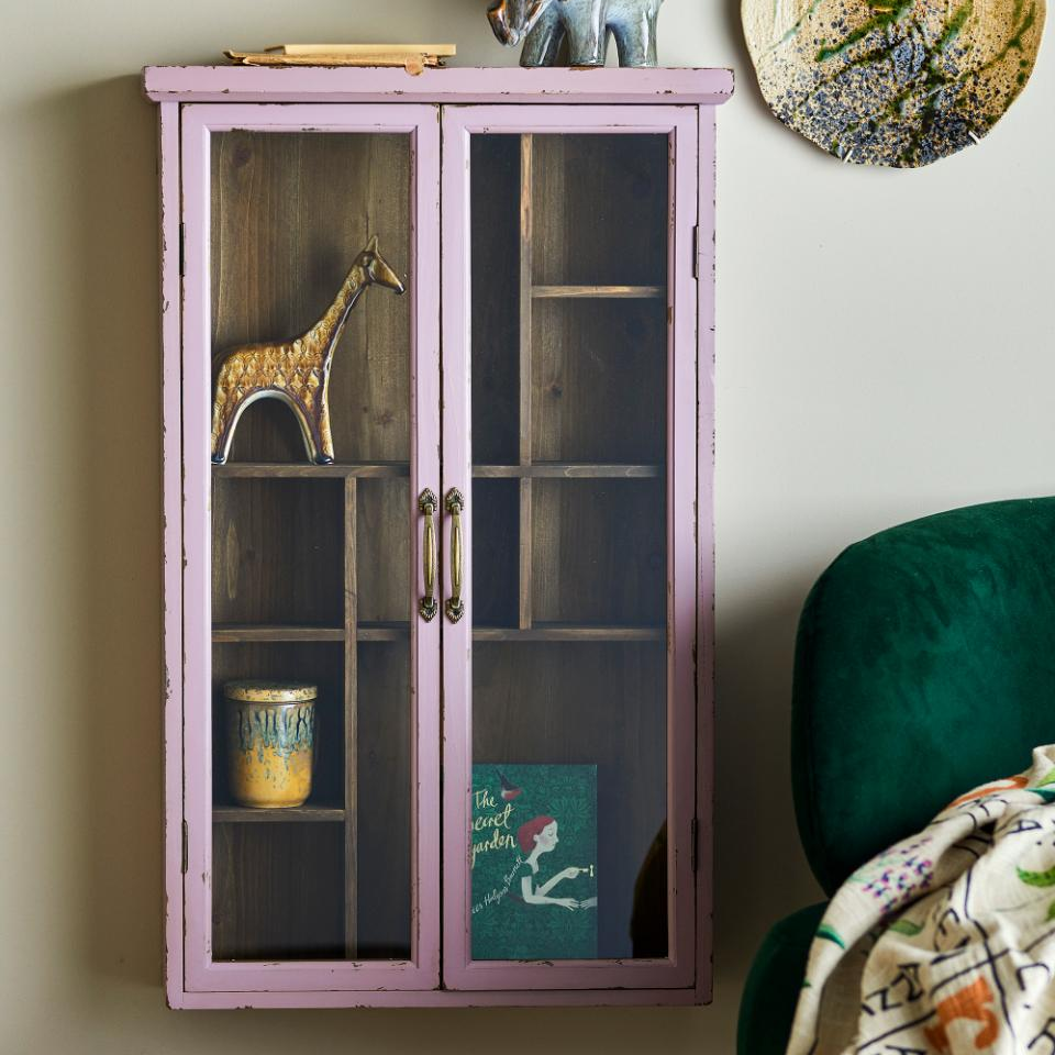 Sieninė spintelė HAZEM, rožinė eglės mediena