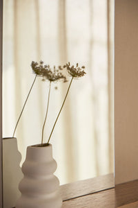 MDF konsolė NOREURA su veidrodžiu tvarkingam prieškambario kampui