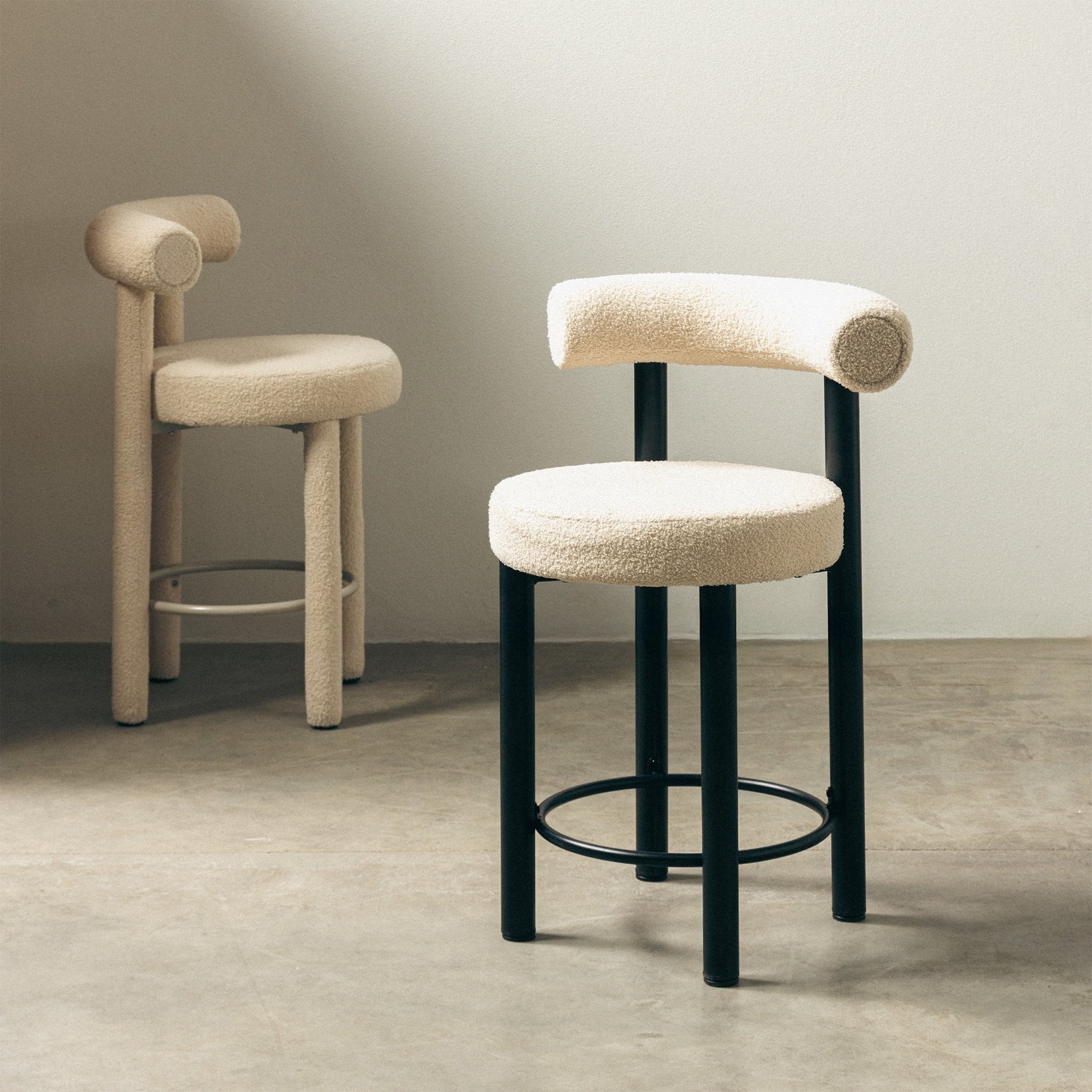 Bar stool PLISSE, boucle, sand/black