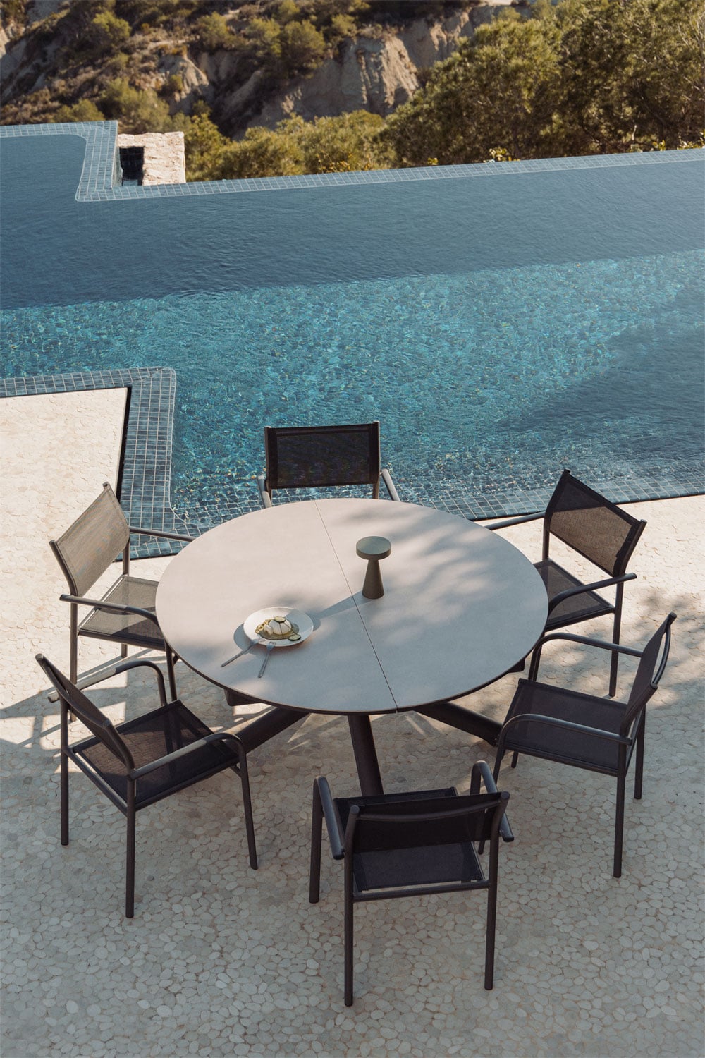 CORSO extendable outdoor table, graphite