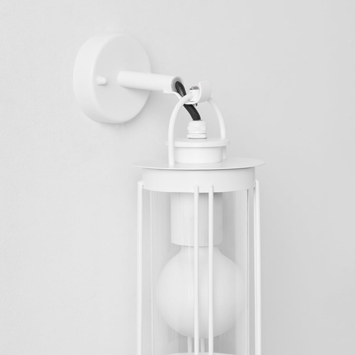 Āra sienas lampa TOLIRA, balta