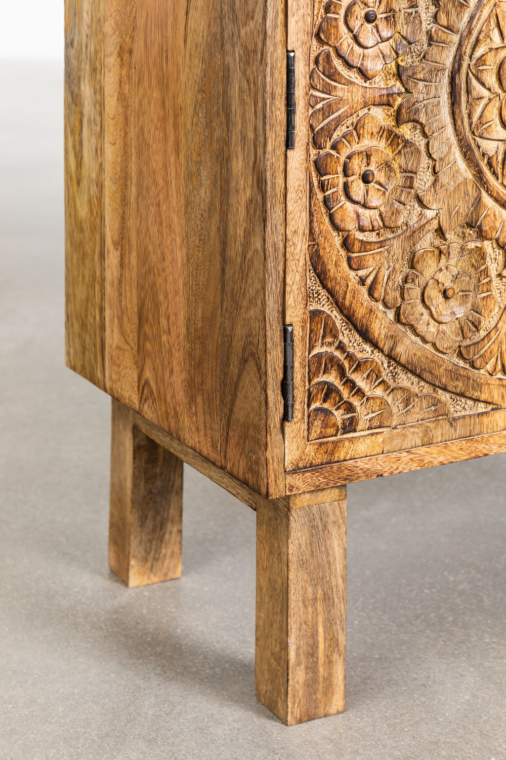 KENDEMULI made from mango wood