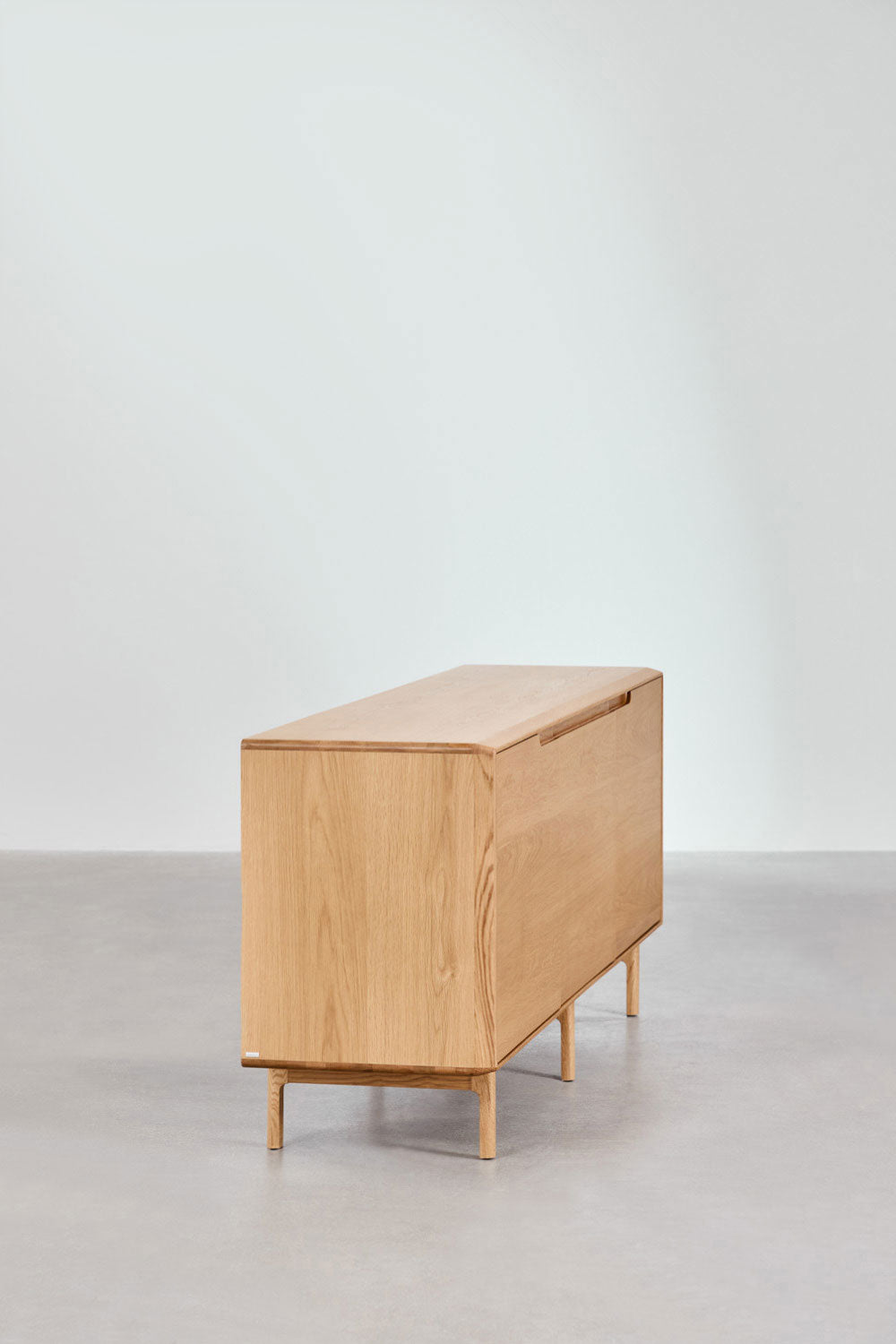 Komoda-bufetas FENUORA 180x45 cm, medžio lukštas