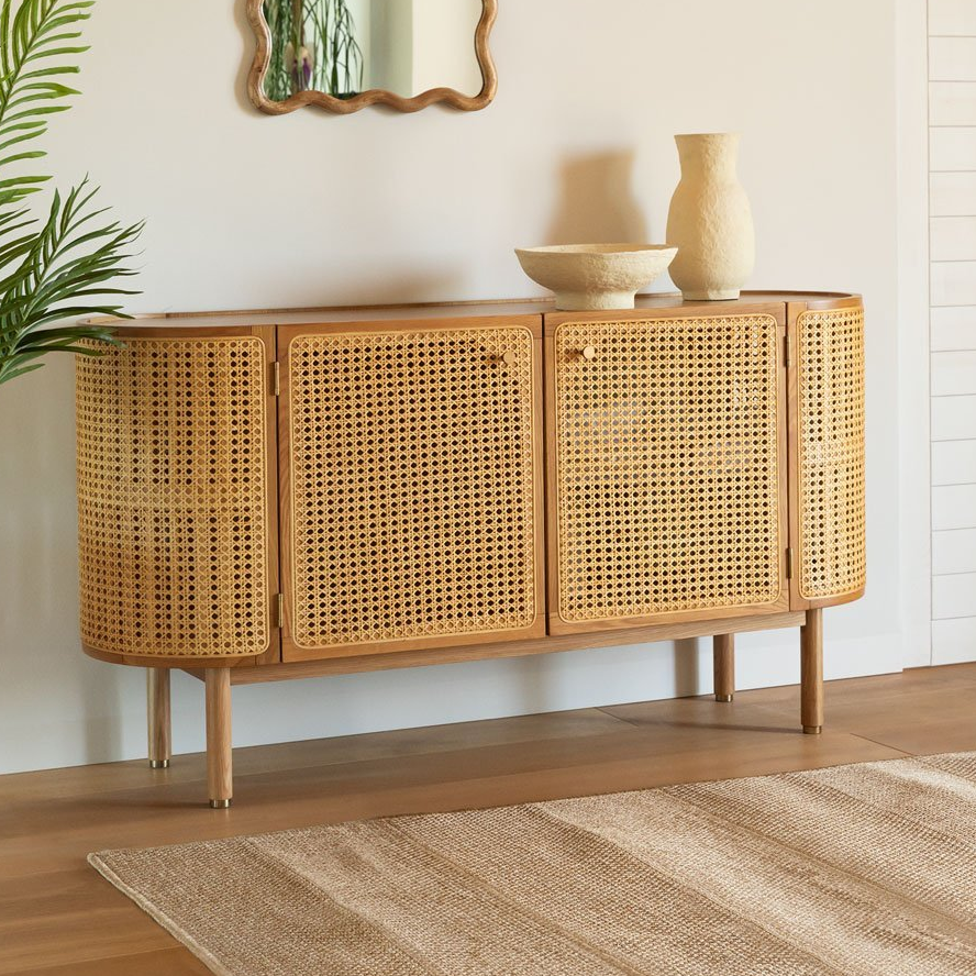 Komoda EERVAA su rataninėmis durimis