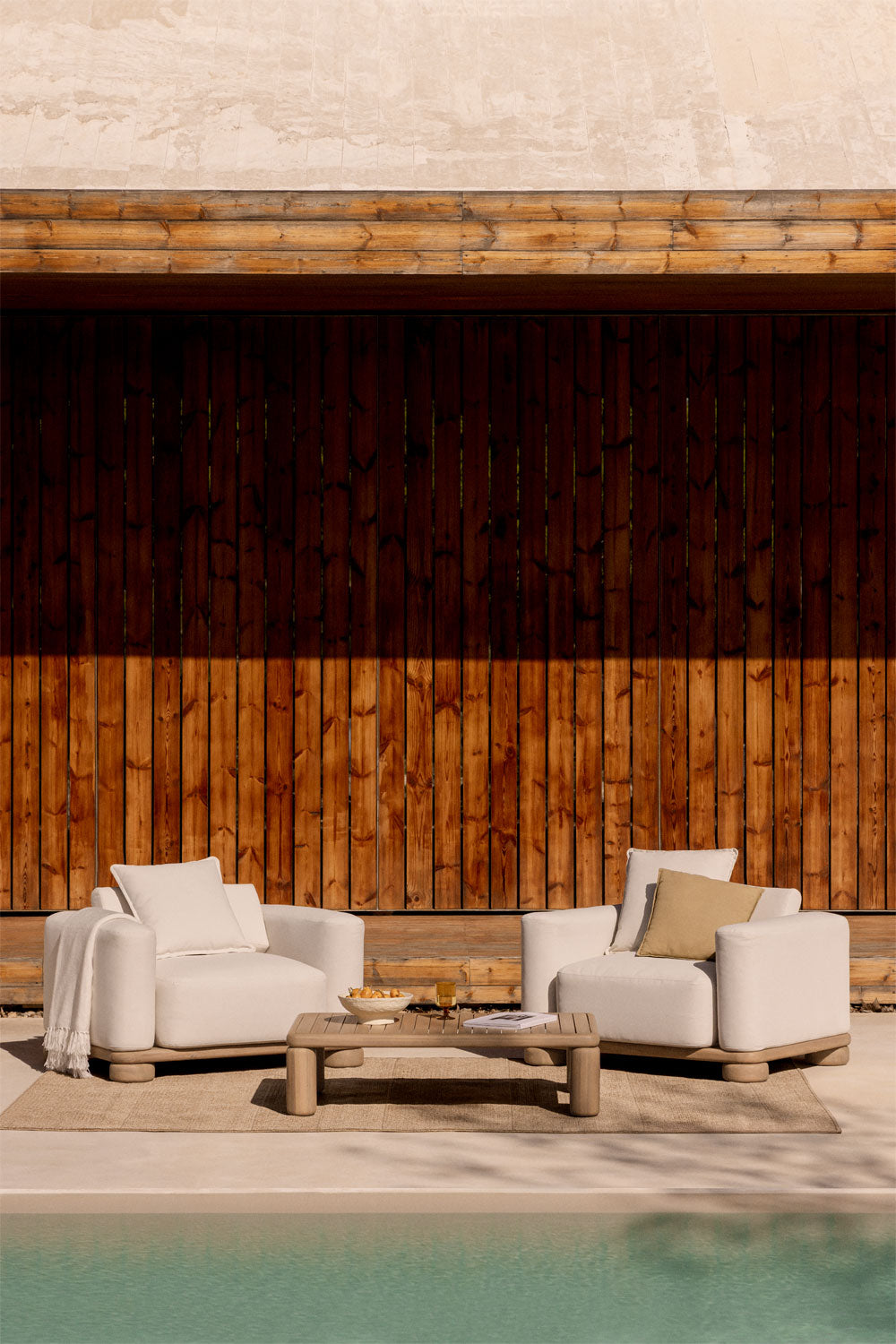 AKANTO set, 2 armchairs and a table