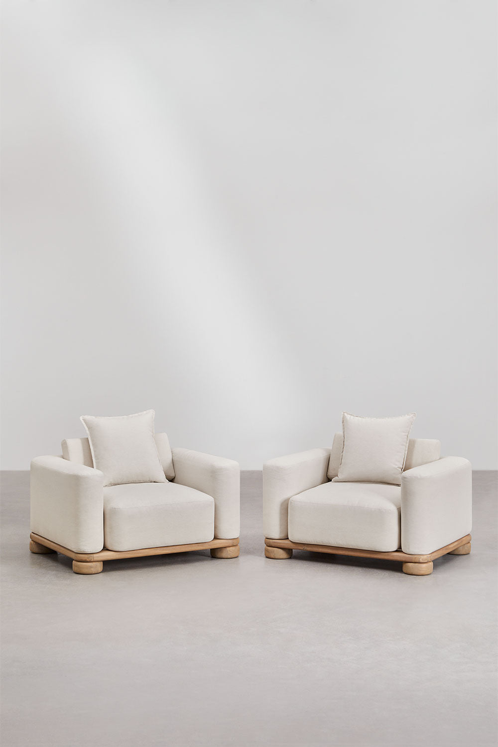 AKANTO set, 2 armchairs and a table
