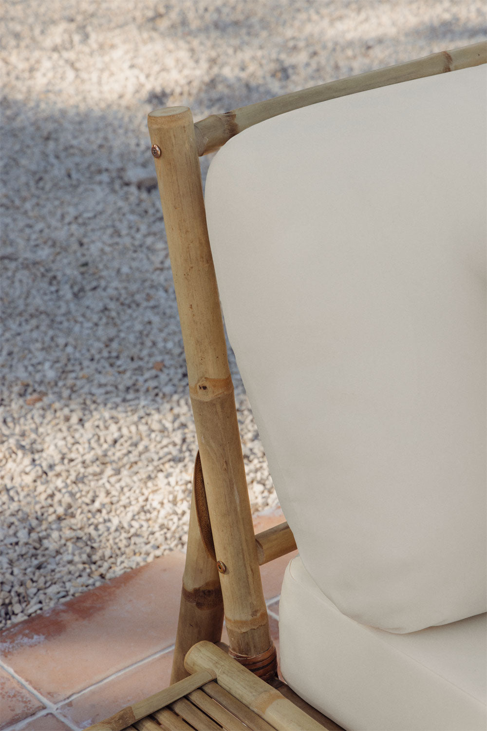 Komplekts BAMBUS, dīvāns un sāngalda kafijas galdiņš, balts