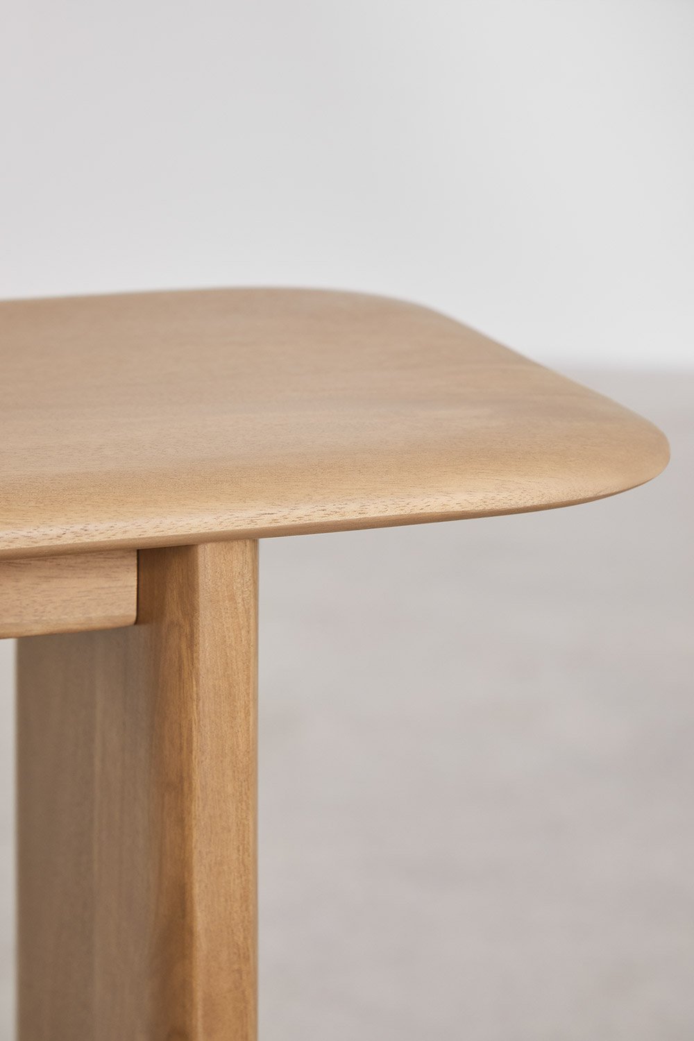 MILLER baldas su asimetriškomis kojomis | namuideja.lt | konsolė baldams