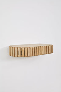 Modulinė kampinė sofa MERIDENA sagų dekoro detalė