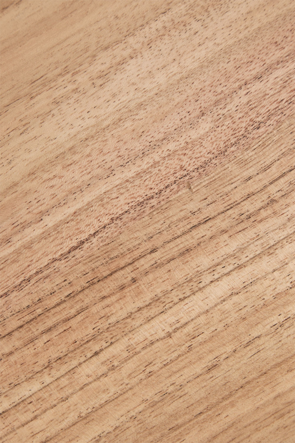 Konsolės NIREIMI kombinuoto fasado detalė