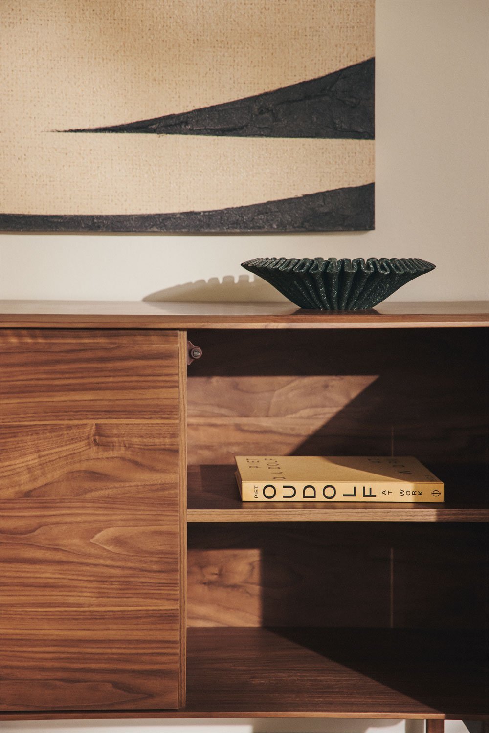 Medinė komoda TINVUTIA