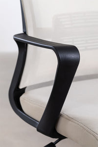 Biuro kėdės BLACK apvalintų formų detalė
