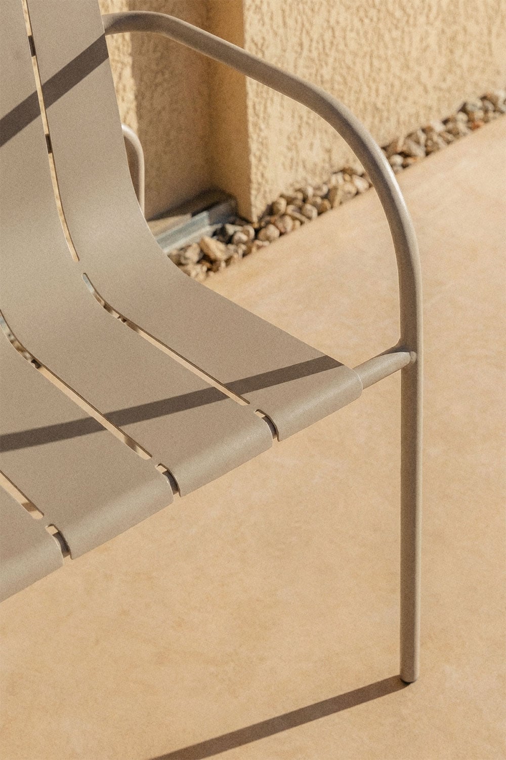 Outdoor armchair MOKANO with armrests, mocha brown
