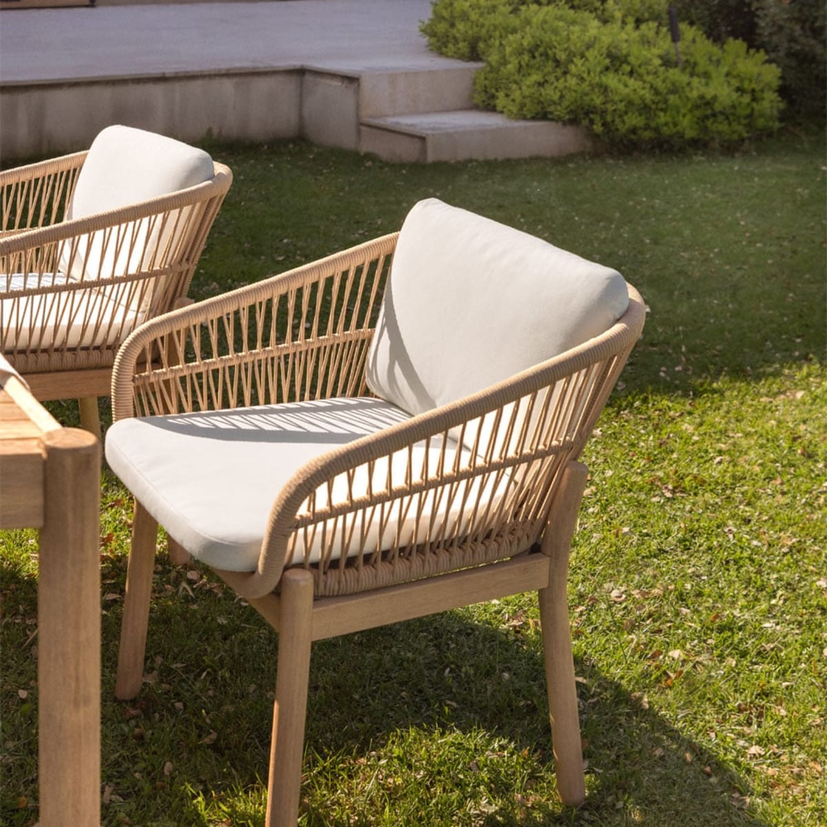 Outdoor chair ACACIA with armrests, light (3 variants)