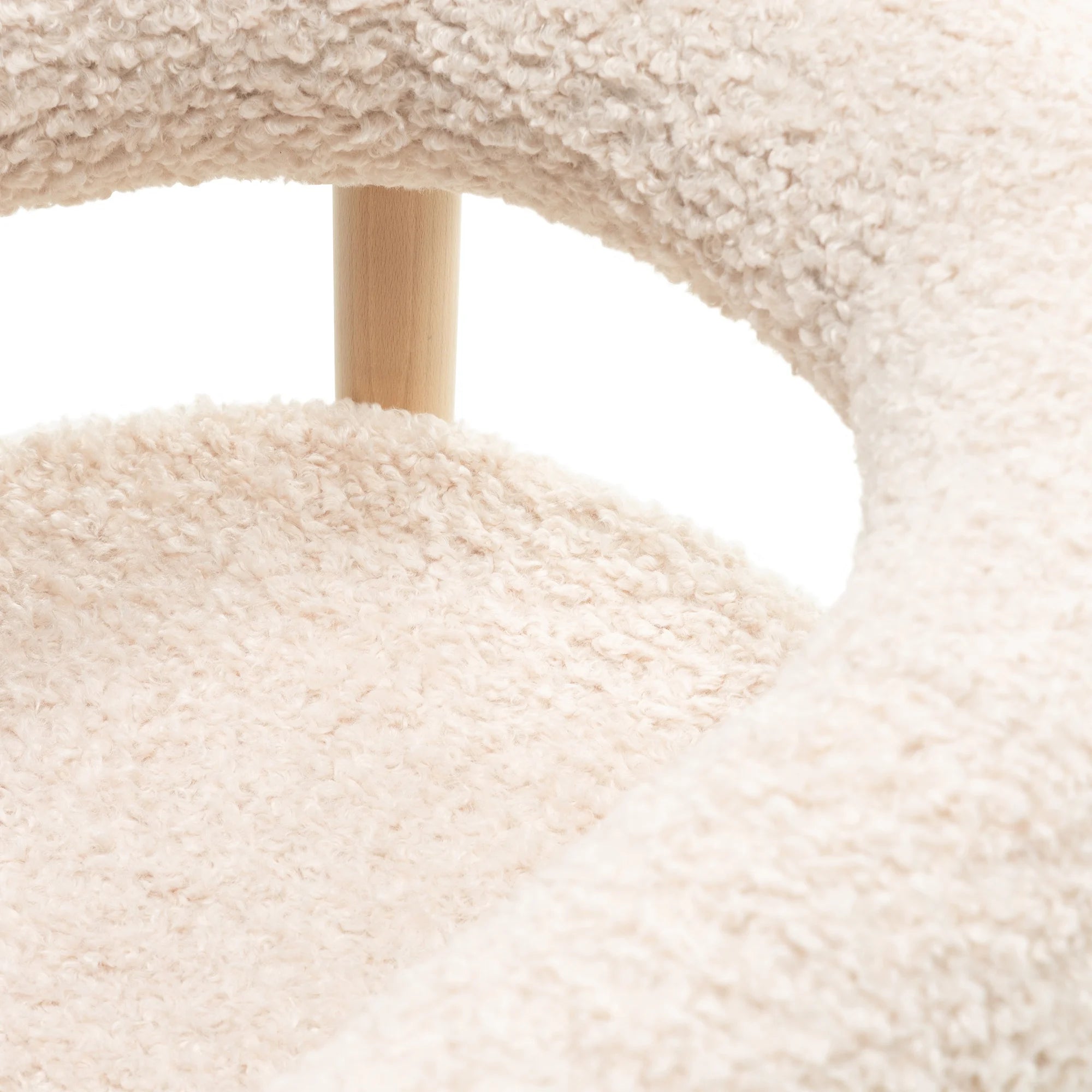 Kėdė PUFFY, šviesiai smėlinė boucle