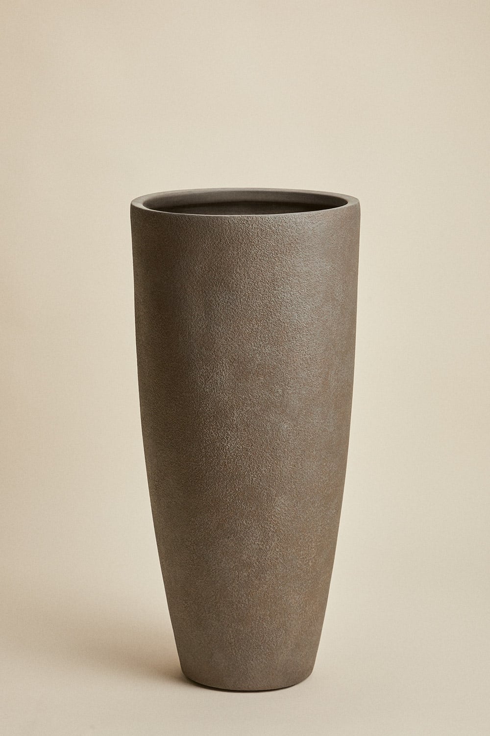 Vaza PAULINA, cementas, tamsus rudas (1)