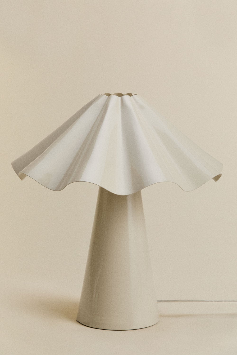 Stalinės lempos VEJORA su kitais dekoro elementais
