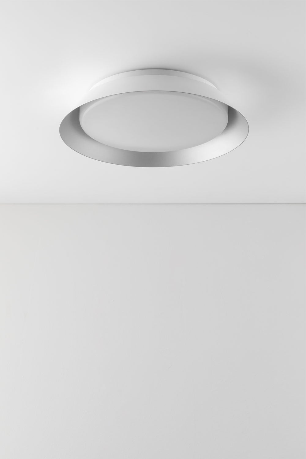 LED plafonas DREVILA stilingame svetainės interjere