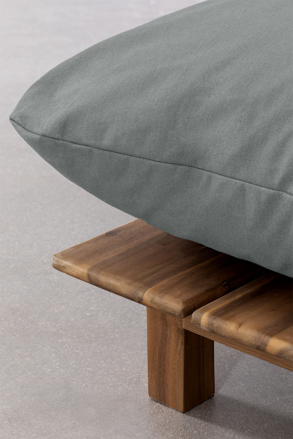 Lauko dvivietė sofa ALBA, pilka
