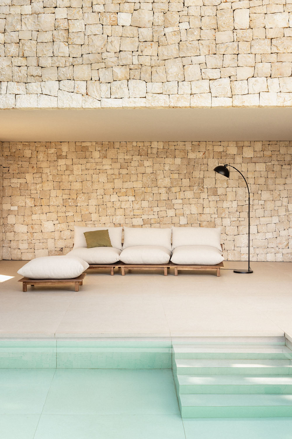 Lauko modulinė sofa ALBA su pufu, akacija, kreminė