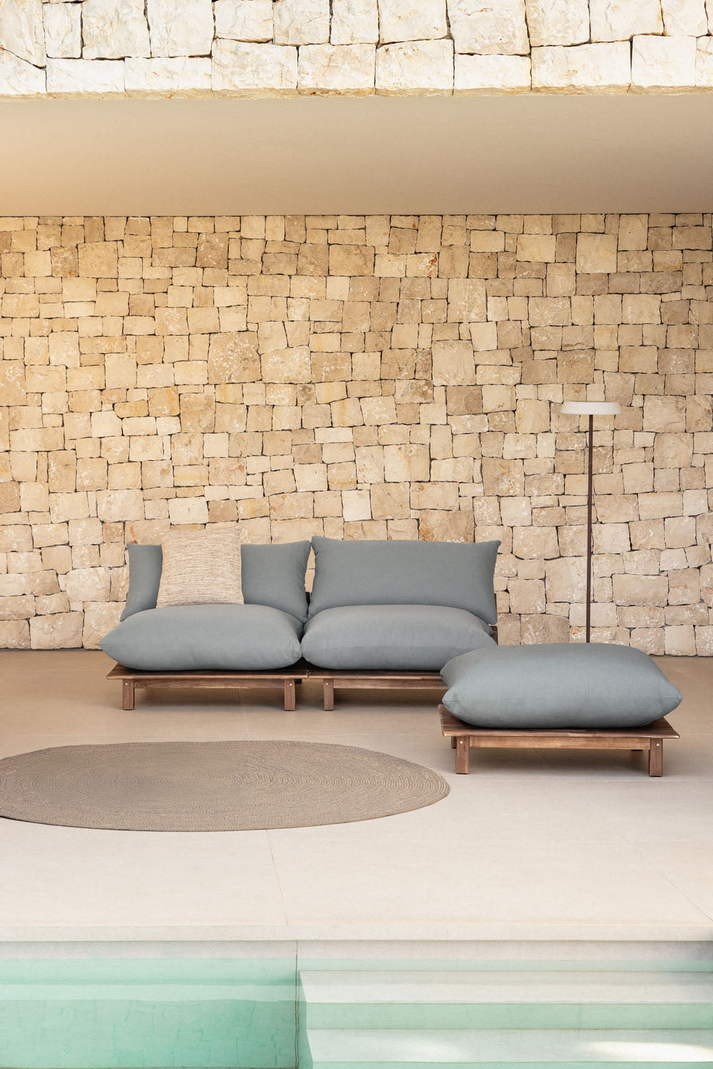 Lauko modulinė sofa ALBA su pufu, pilka