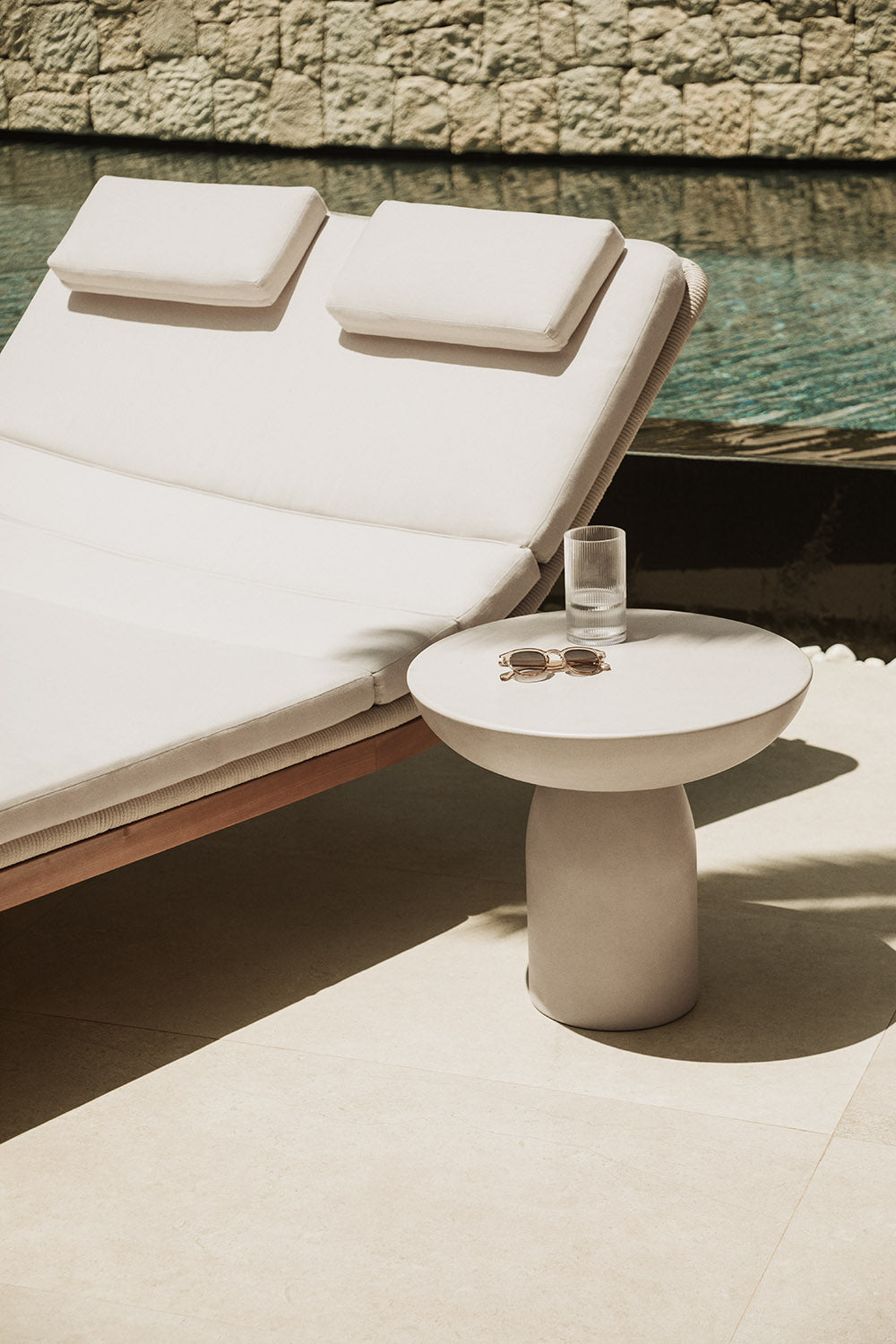 Outdoor table ZENADIA, grey sand color