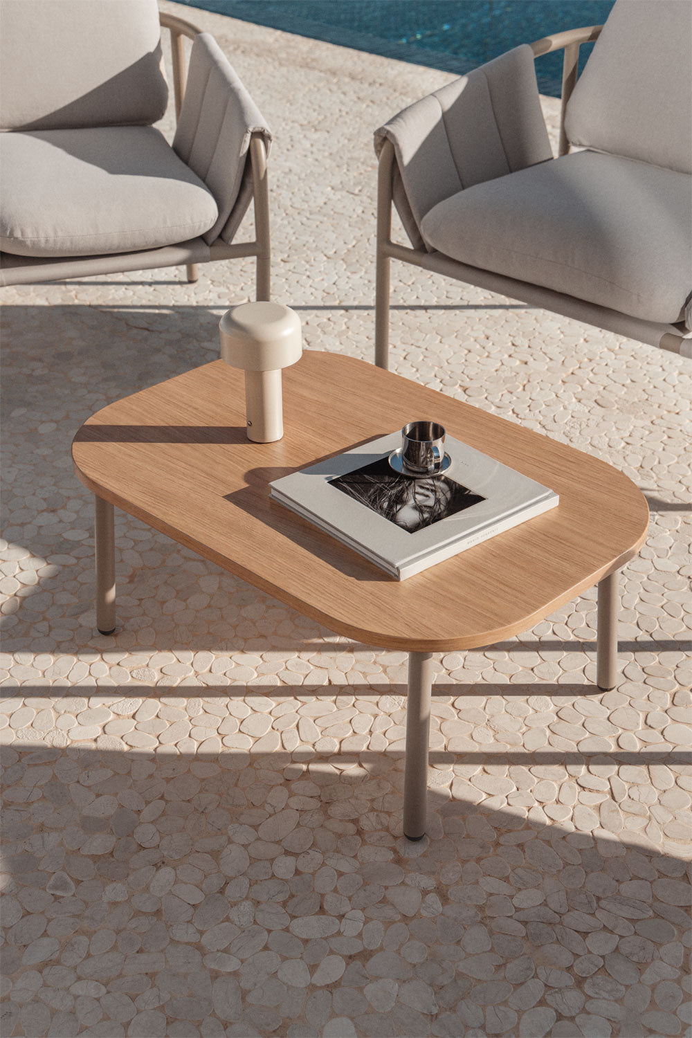 Outdoor table ZUNIKA, oval, mocha brown