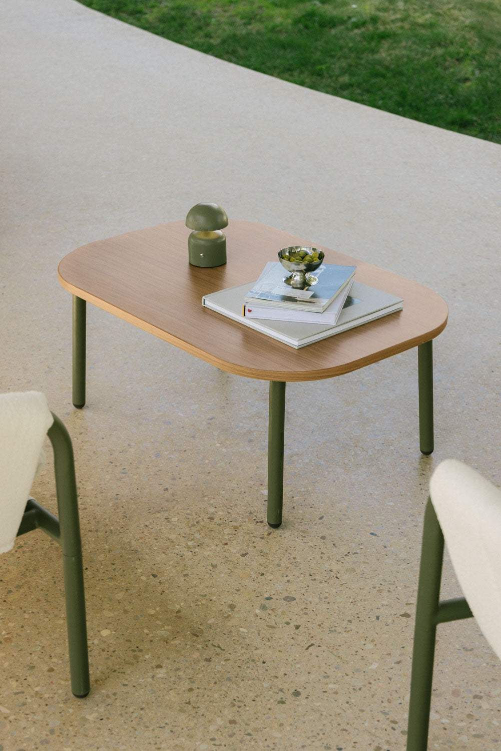 Outdoor table ZUNIKA, oval, mocha brown