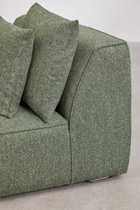 Modulinė sofa DZORELA realioje aplinkoje, tamsi akacija