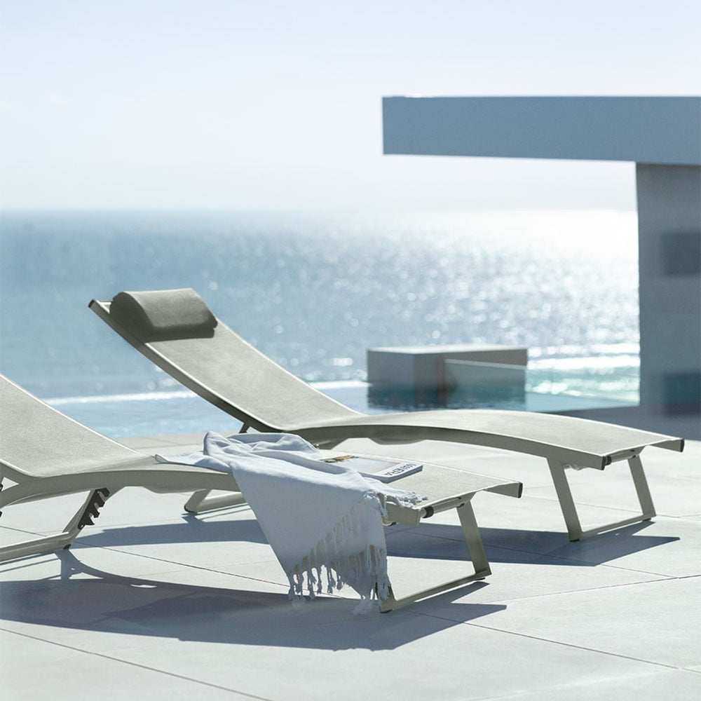Aluminium outdoor lounger METRO, foldable, avocado