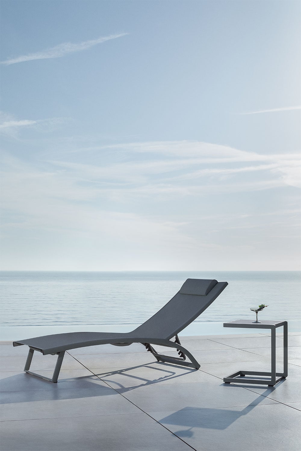 Aluminium outdoor sun lounger METRO, folding, cream