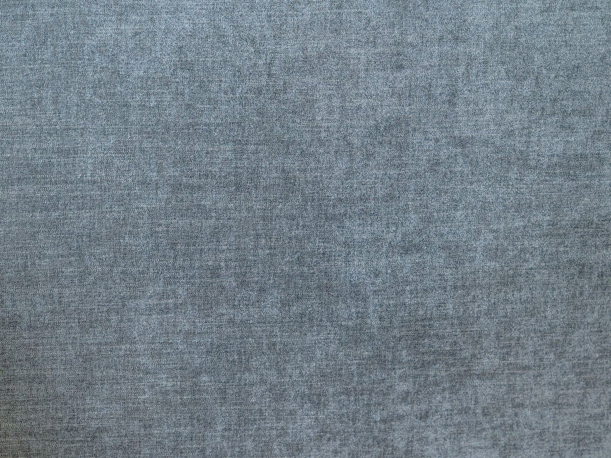 Lova LOUISE, 180x200 cm, šviesiai pilka su pagalvėlėmis
