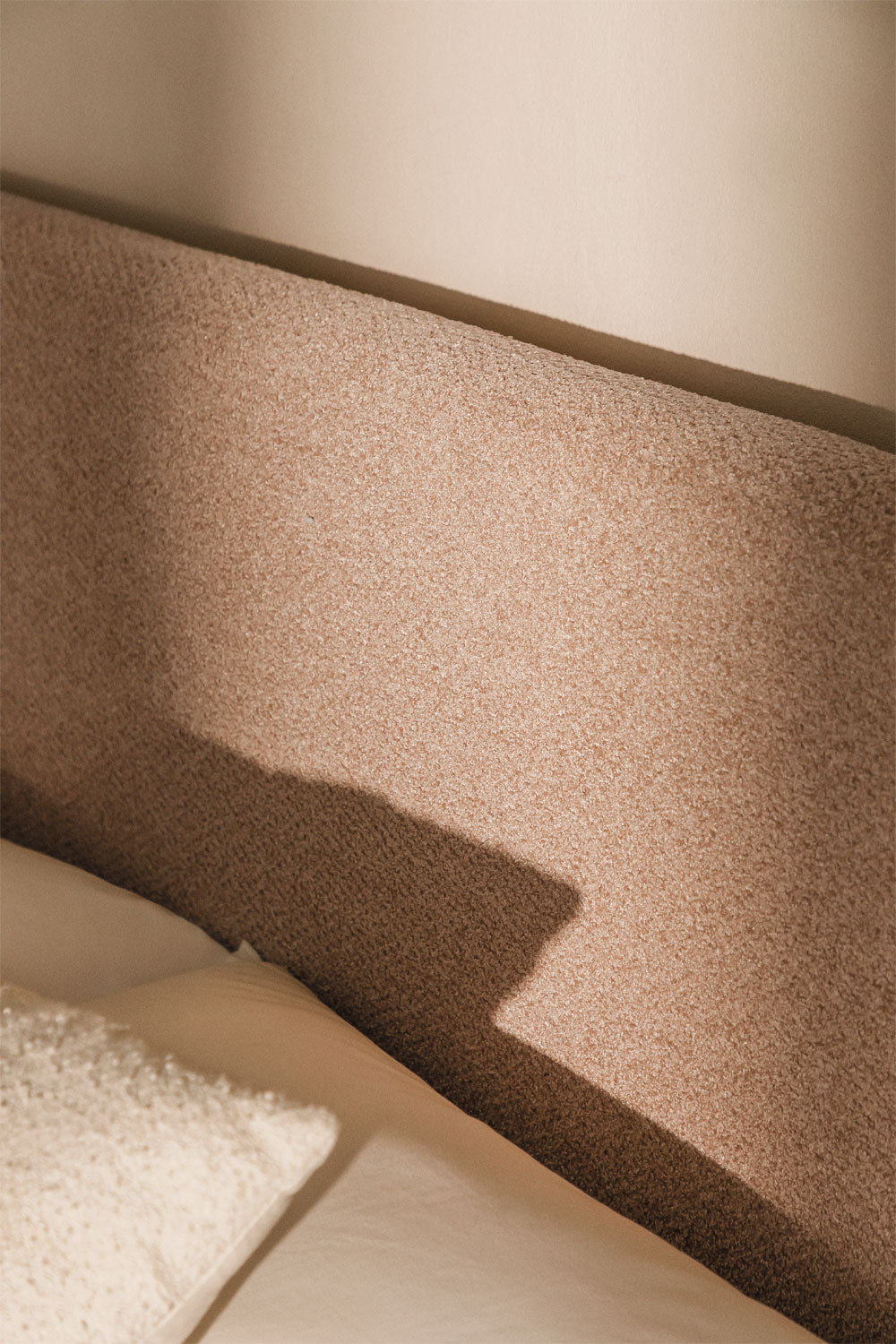 Lova BRONEL, bouclé audinys