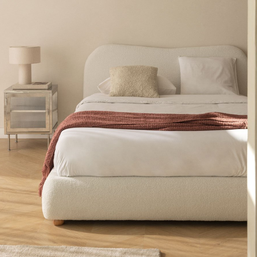 Lova WANSELET, balta teddy