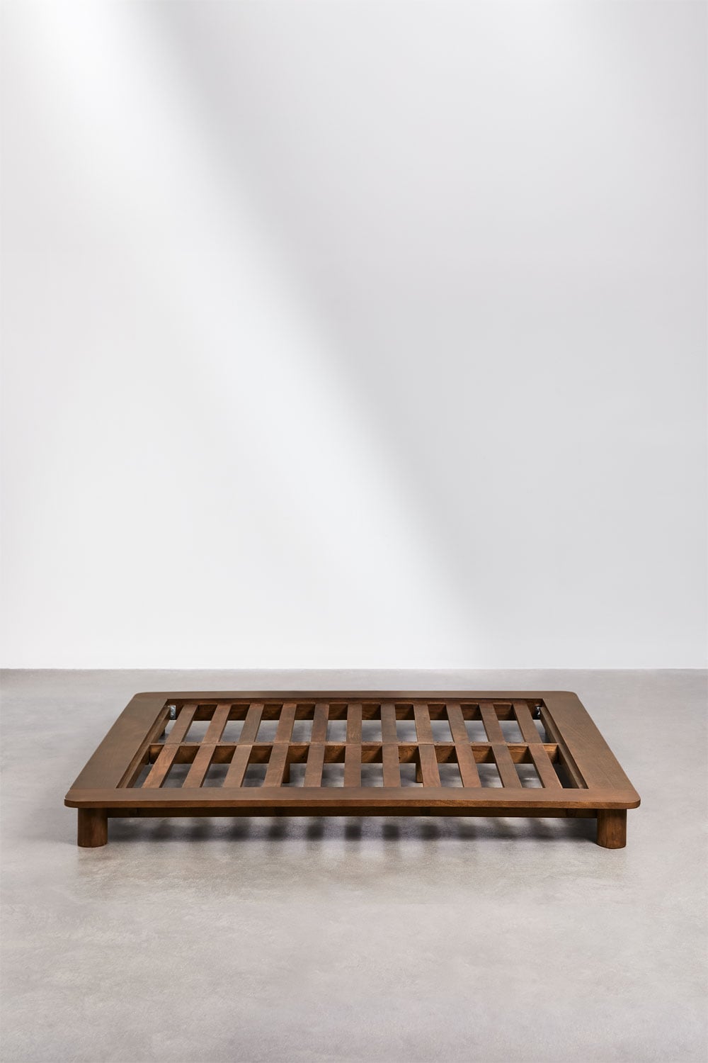 Lova SIMON, tamsi mediena, 200×200 cm