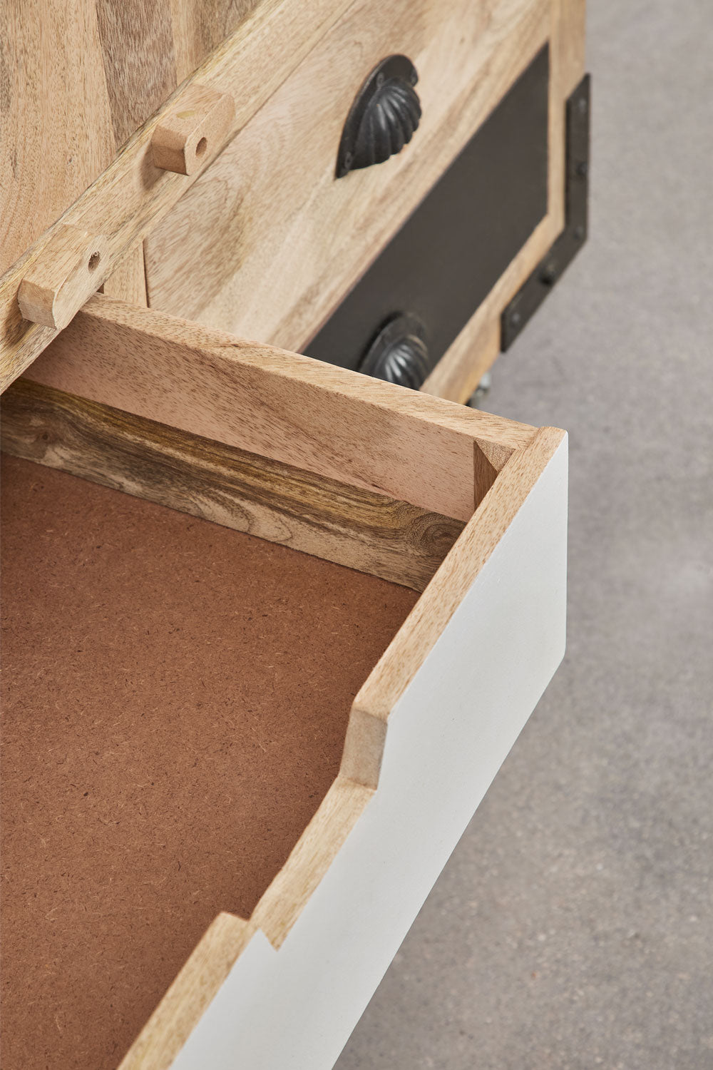 Baro spintelė TOMBERA