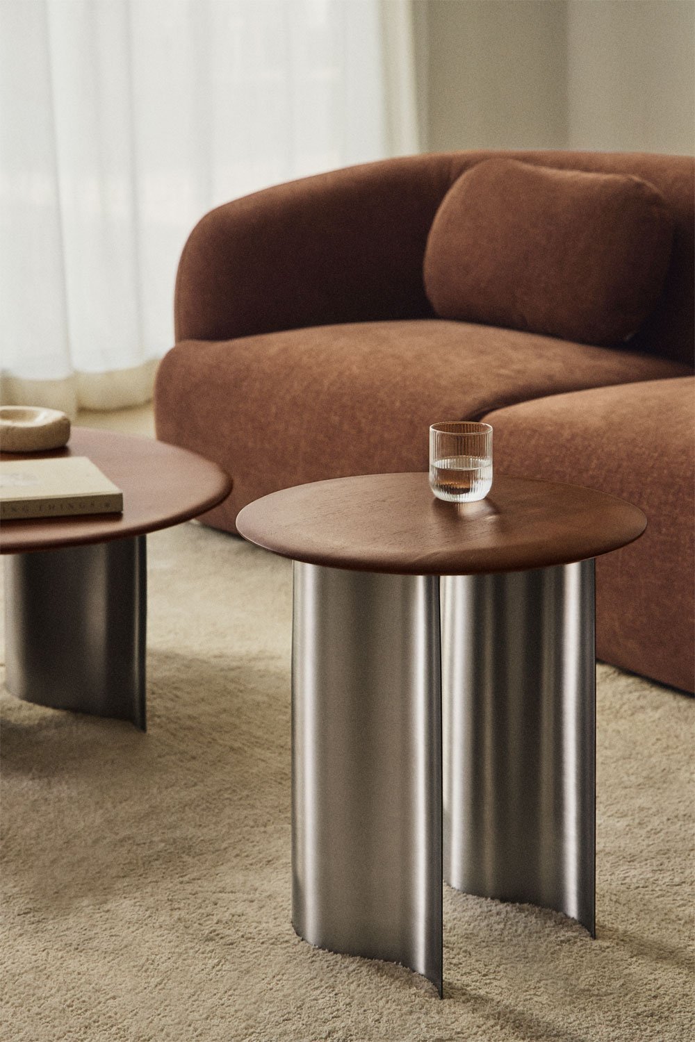 Pagalbinis staliukas VERAURA apvalus pagalbinis staliukas o40 cm iš mango medienos ir nerūdijančio plieno